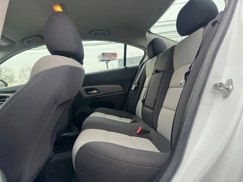 Used 2013 Chevrolet Cruze LS image 20