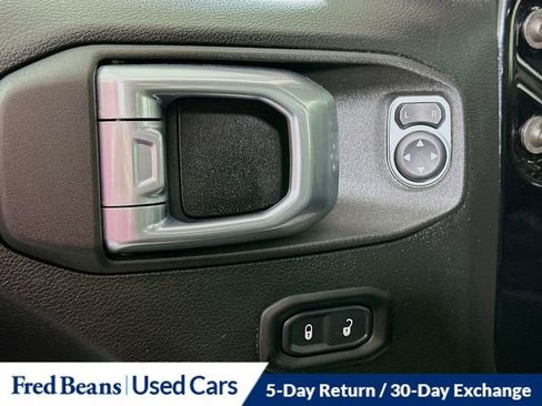 Certified 2022 Jeep Gladiator Willys image 20