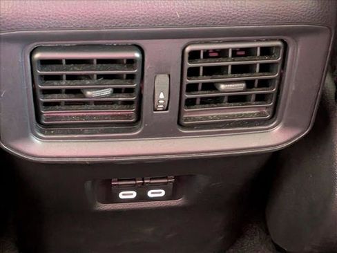Used 2024 Toyota RAV4 XLE FWD image 15