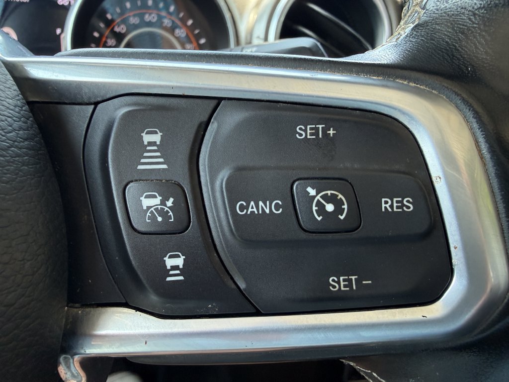 Used 2020 Jeep Gladiator Overland AWD/4WD image 5