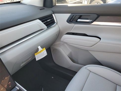 Used 2026 GMC Terrain Denali image 54