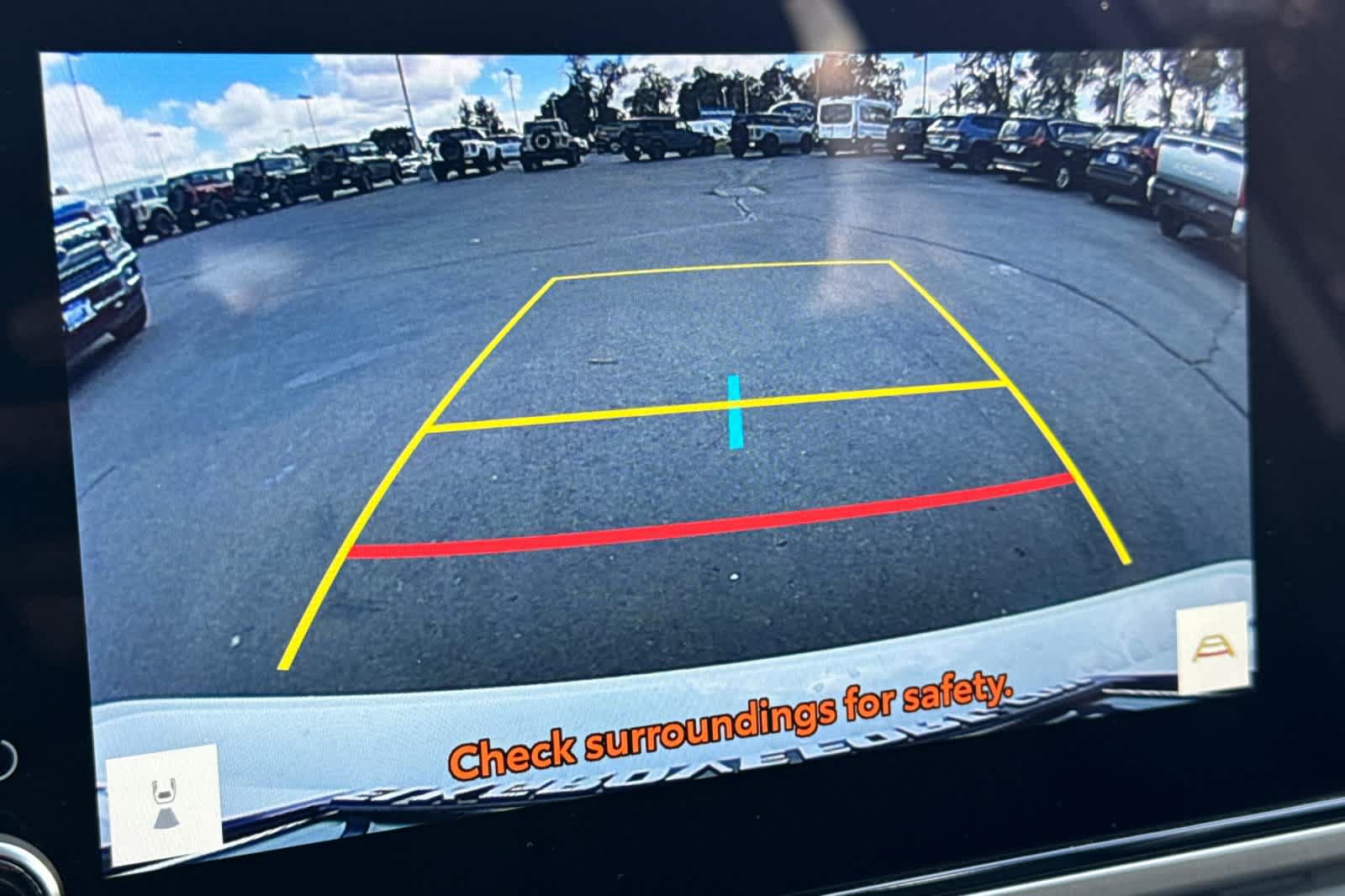 Used 2025 Toyota Camry SE FWD image 18