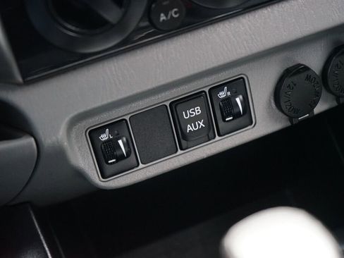 Used 2014 Toyota Tacoma 4x4 Double Cab w/ Limited Package image 19