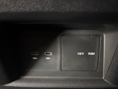 Used 2023 Volkswagen Atlas Cross Sport SE FWD image 13