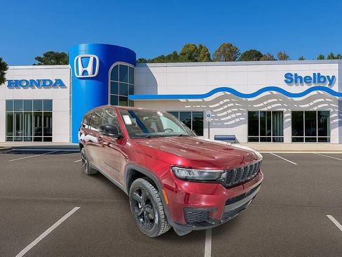 Used 2023 Jeep Grand Cherokee L Laredo AWD/4WD image 2
