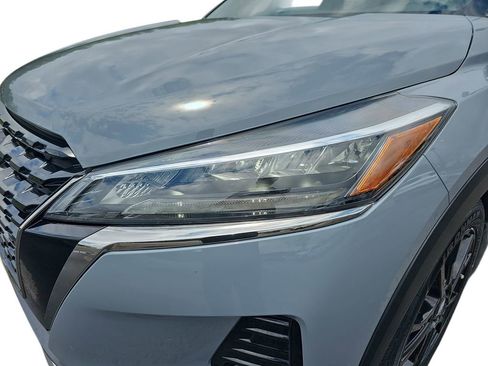 Used 2022 Nissan Kicks SR w/ Interior Electronics Package FWD image 13