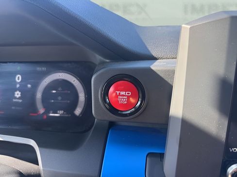 Used 2024 Toyota Tacoma TRD Off-Road image 21