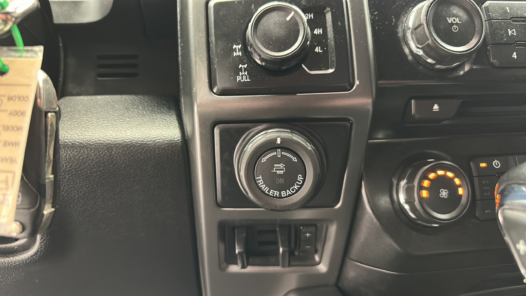 Used 2016 Ford F150 XLT w/ Equipment Group 302A Luxury AWD/4WD image 21
