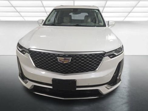 Used 2023 Cadillac XT6 Premium Luxury image 9