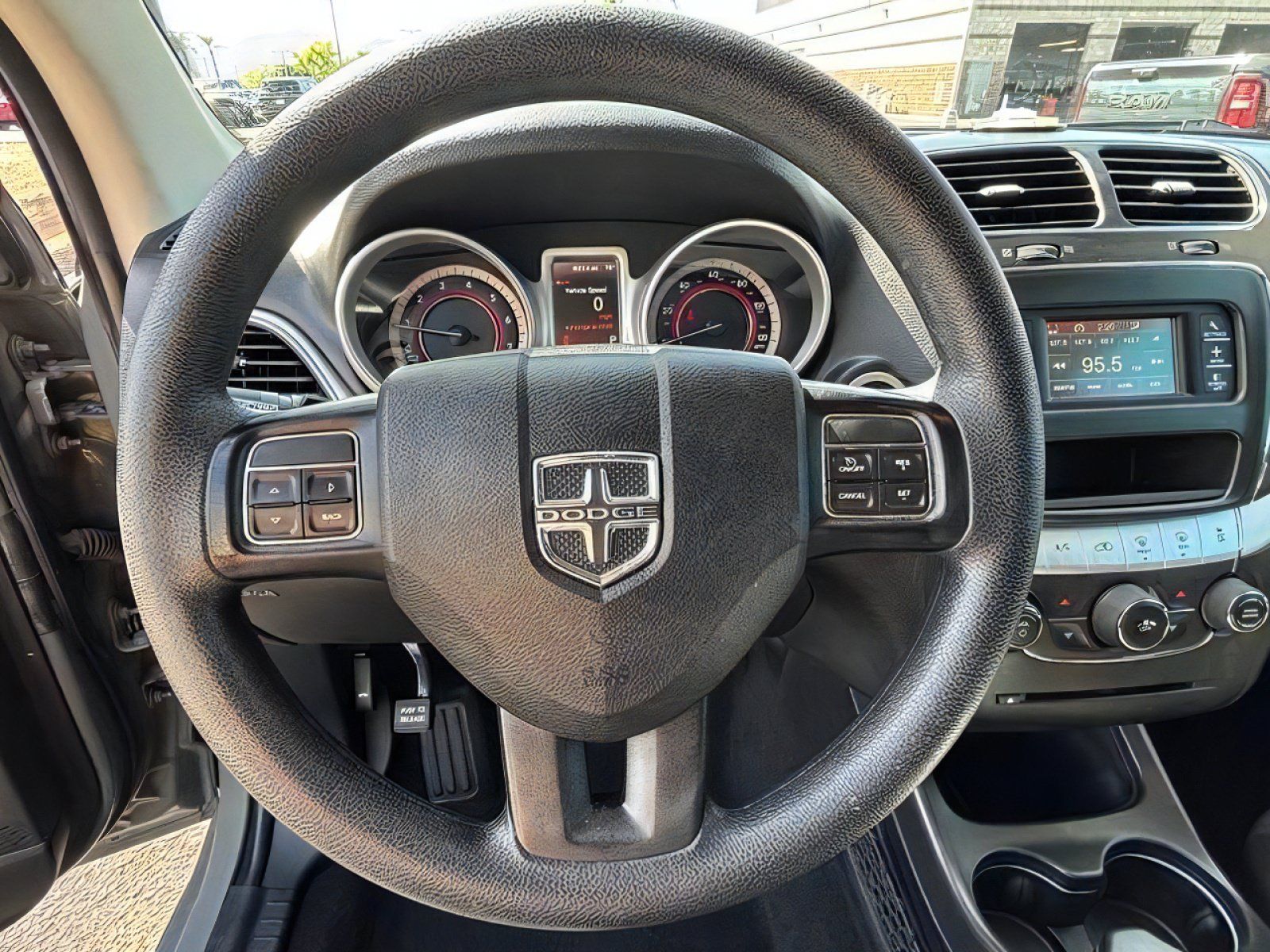 Used 2020 Dodge Journey SE FWD image 12