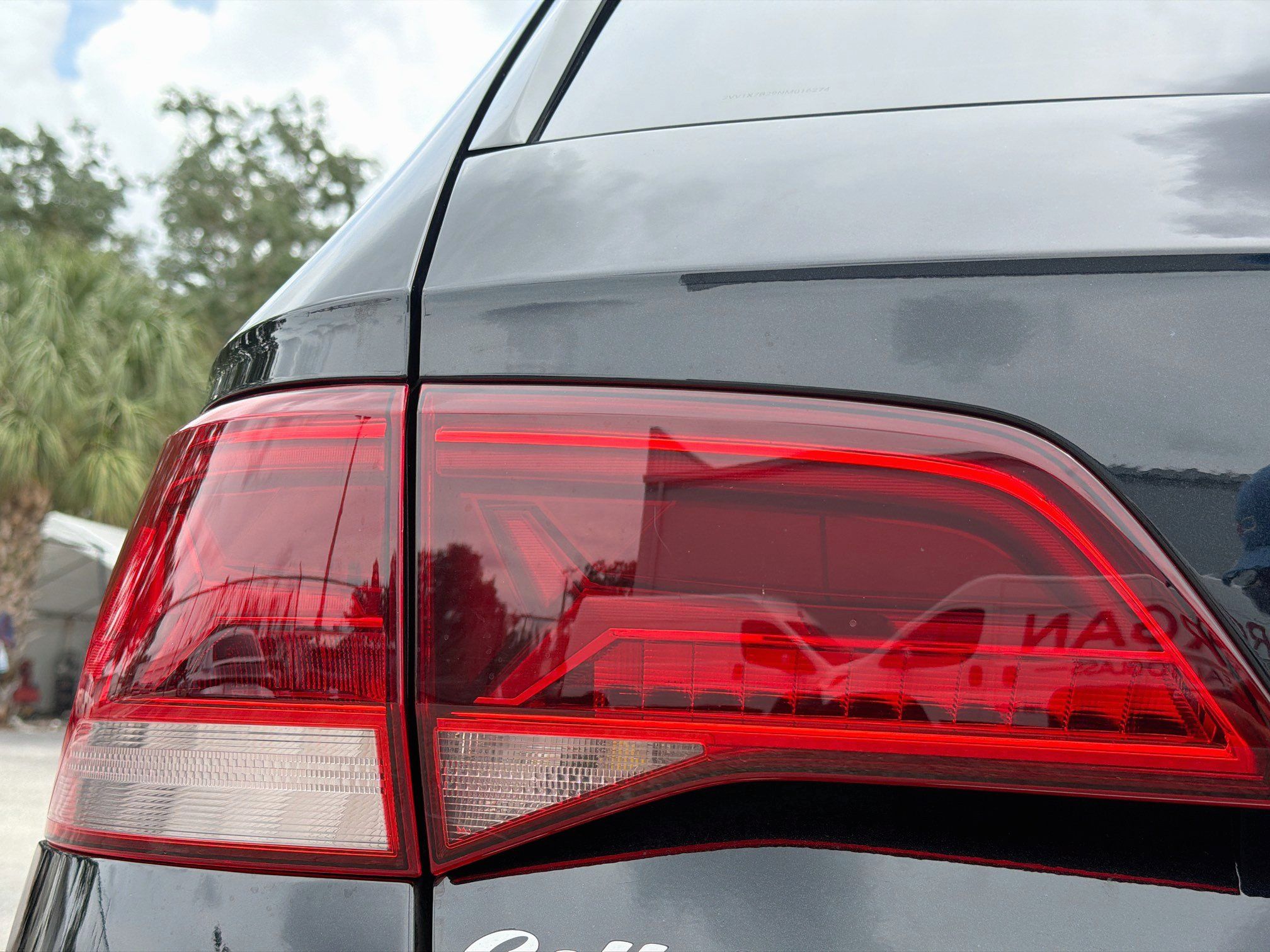 Used 2022 Volkswagen Taos SEL w/ Panoramic Sunroof Package FWD image 11