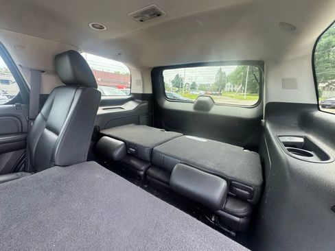Used 2014 Cadillac Escalade Luxury image 11