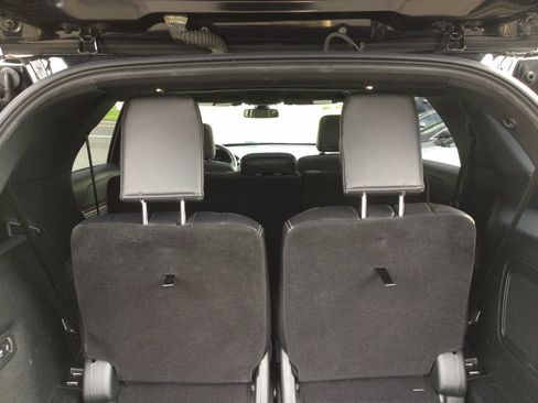 Used 2018 Ford Explorer Limited w/ Ford Safe & Smart Package AWD/4WD image 15