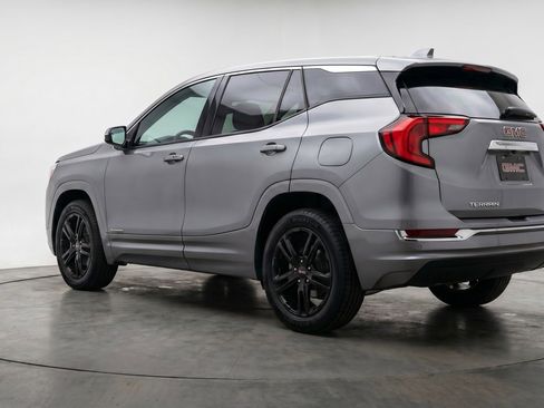 Used 2024 GMC Terrain SLE image 6