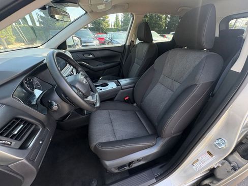 Used 2025 Nissan Rogue SV FWD image 38