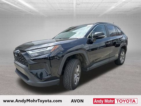 Used 2023 Toyota RAV4 LE AWD/4WD image 4