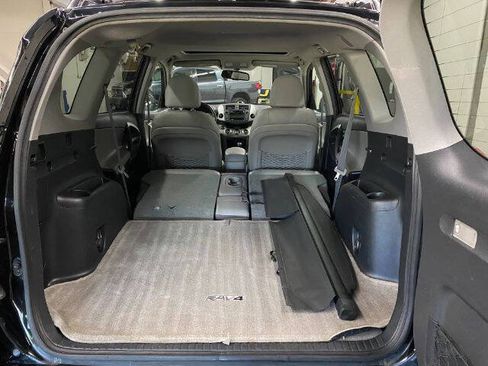 Used 2011 Toyota RAV4 Limited w/ Limited Extra Value Pkg AWD/4WD image 17