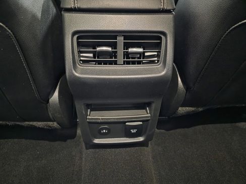 Used 2023 Ford Edge Titanium image 21