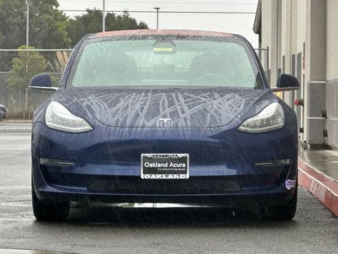Used 2018 Tesla Model 3 Long Range RWD image 9
