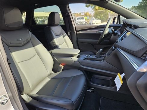 New 2026 Cadillac XT5 Luxury image 20