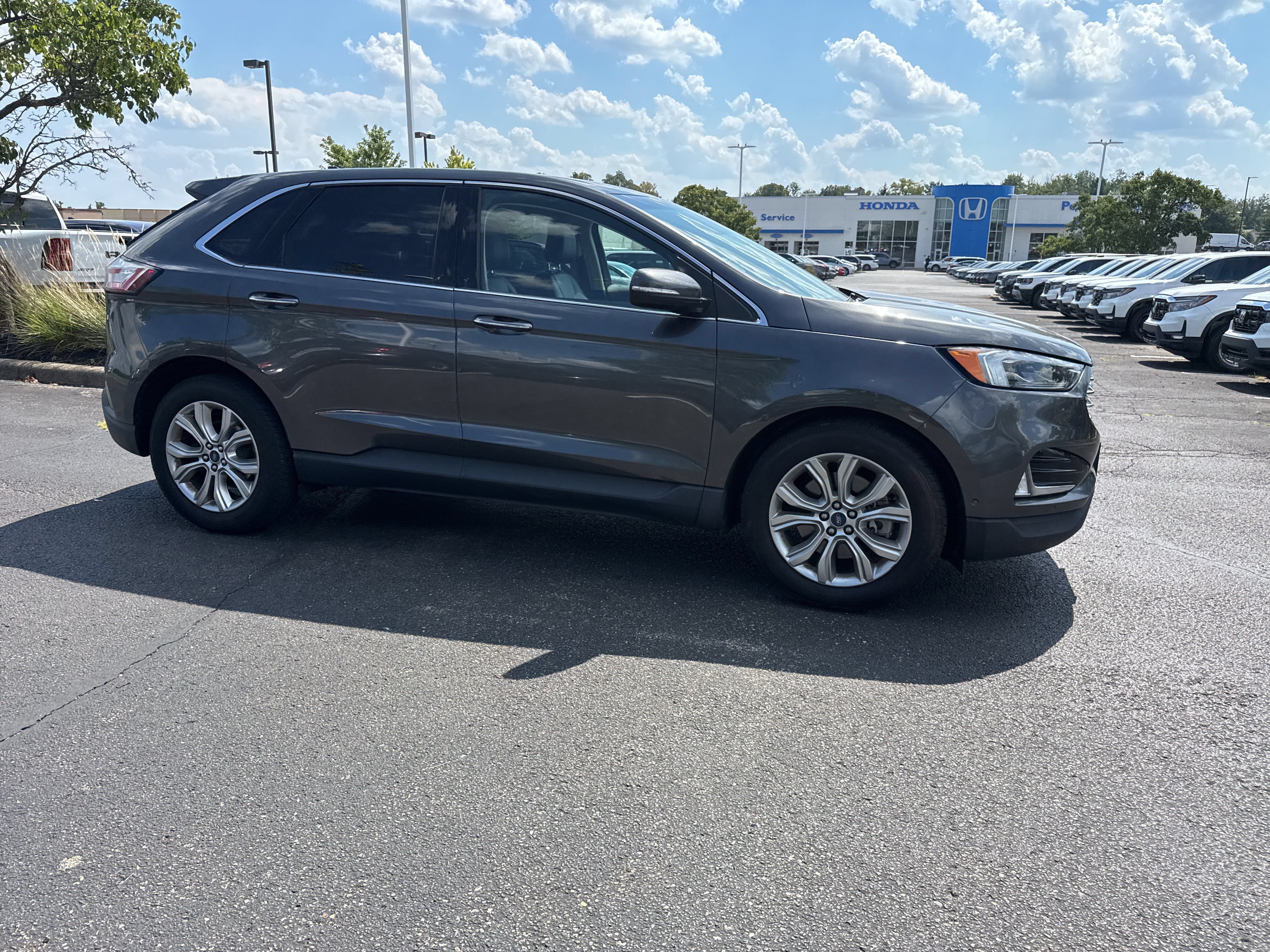 Used 2020 Ford Edge Titanium w/ Equipment Group 301A AWD/4WD image 25
