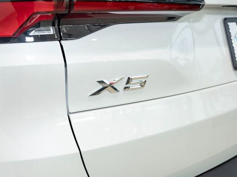 New 2026 BMW X5 xDrive50e w/ Premium Package image 10