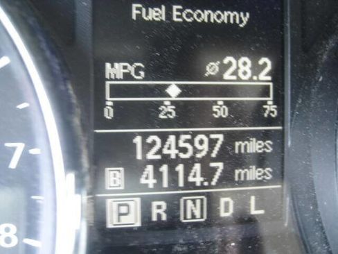 Used 2014 Nissan Rogue S image 19