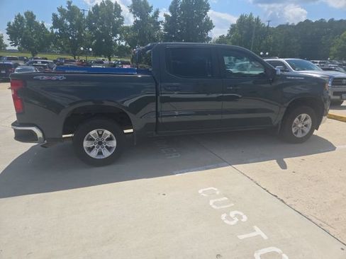 Used 2025 Chevrolet Silverado 1500 LT AWD/4WD image 17