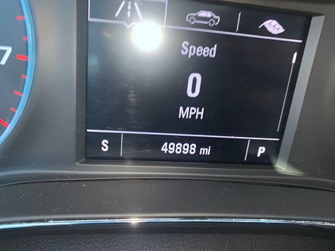 Used 2017 Chevrolet Cruze LT w/ Convenience Package image 7