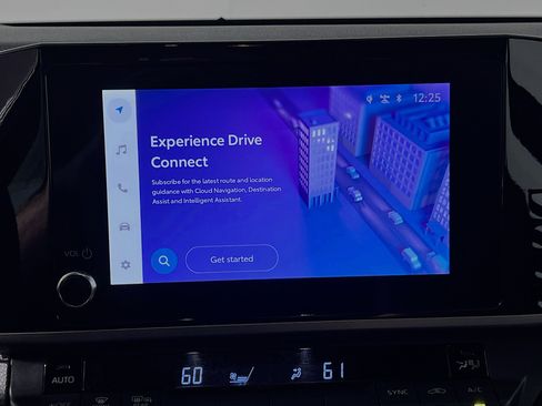 Used 2025 Toyota Camry SE image 27