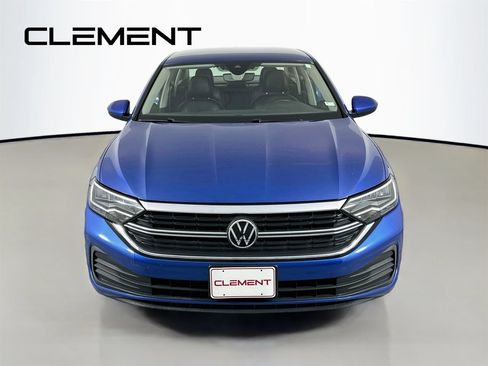 Used 2023 Volkswagen Jetta SE FWD image 3
