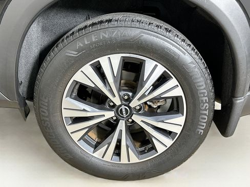 Used 2023 Nissan Rogue SV image 11