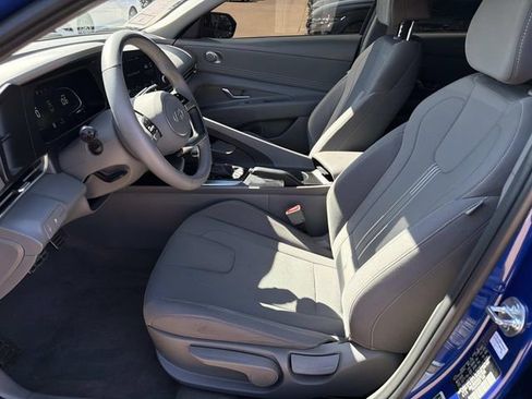 Certified 2025 Hyundai Elantra Sport image 17