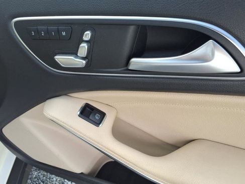 Used 2019 Mercedes-Benz GLA 250 4MATIC image 8