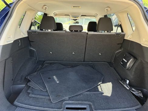 Used 2021 Nissan Rogue SV FWD image 18