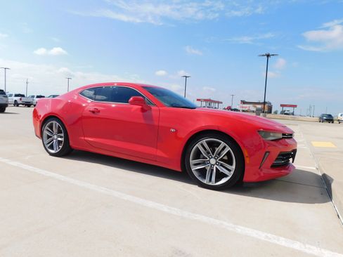 Used 2018 Chevrolet Camaro LT w/ RS Package image 6