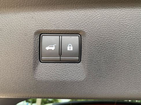 Used 2025 INFINITI QX60 Sensory w/ Vision Package AWD/4WD image 11