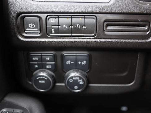 Used 2023 Chevrolet Tahoe LS image 34