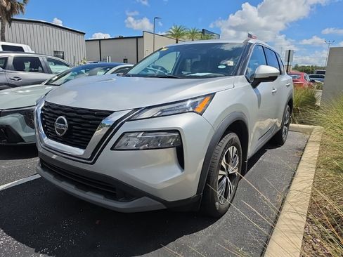 Used 2021 Nissan Rogue SV FWD image 4