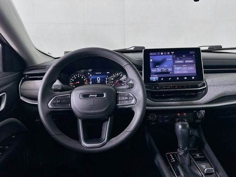 Used 2022 Jeep Compass Latitude AWD/4WD image 17
