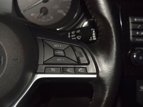 Used 2018 Nissan Rogue SV AWD/4WD image 38