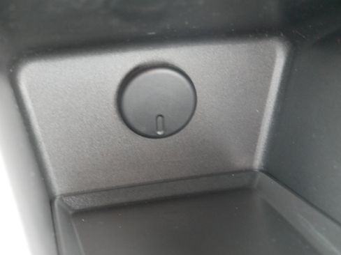 Used 2017 Chevrolet Equinox Premier w/ Enhanced Convenience Package image 24