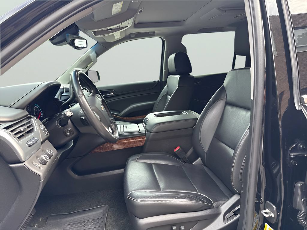Used 2017 Chevrolet Suburban Premier AWD/4WD image 17