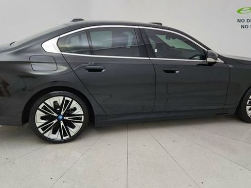 Used 2024 BMW i5 eDrive40i w/ Convenience Package RWD image 6