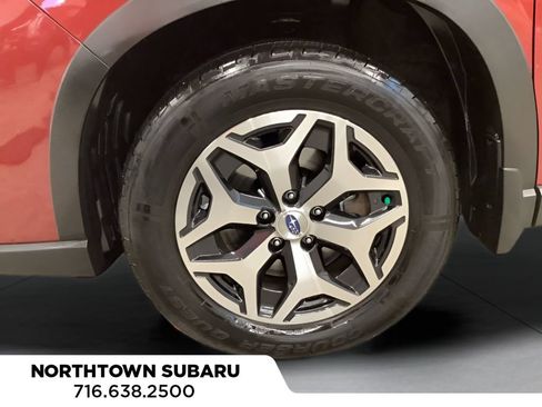 Used 2023 Subaru Forester Premium AWD/4WD image 22