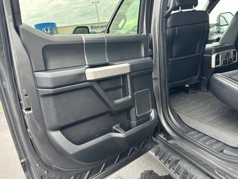 Used 2019 Ford F150 Lariat w/ Equipment Group 502A Luxury AWD/4WD image 30