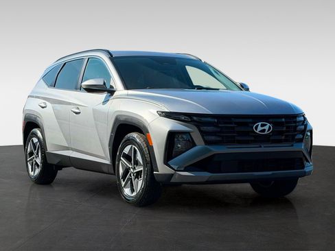 Certified 2025 Hyundai Tucson SEL AWD/4WD image 3