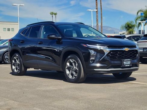 Used 2024 Chevrolet Trax LT FWD image 34