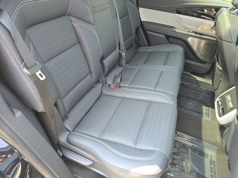 Used 2025 Lincoln Nautilus Reserve AWD/4WD image 21