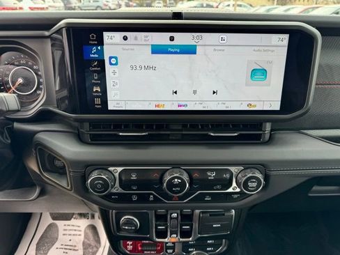 Used 2024 Jeep Wrangler Unlimited Rubicon image 27